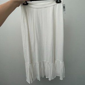 Aritzia Midi Skirt White. Size 2